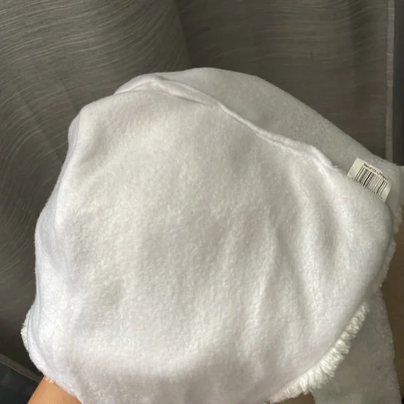 Panda-Themed Black and White Hat - Picture 8 of 9